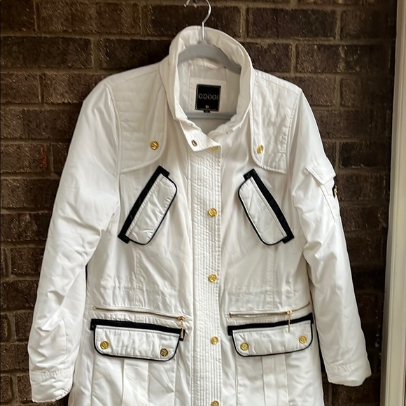 Coogi Women's Lightweight puffer jacket with snaps and detailing size Medium - Picture 1 of 13